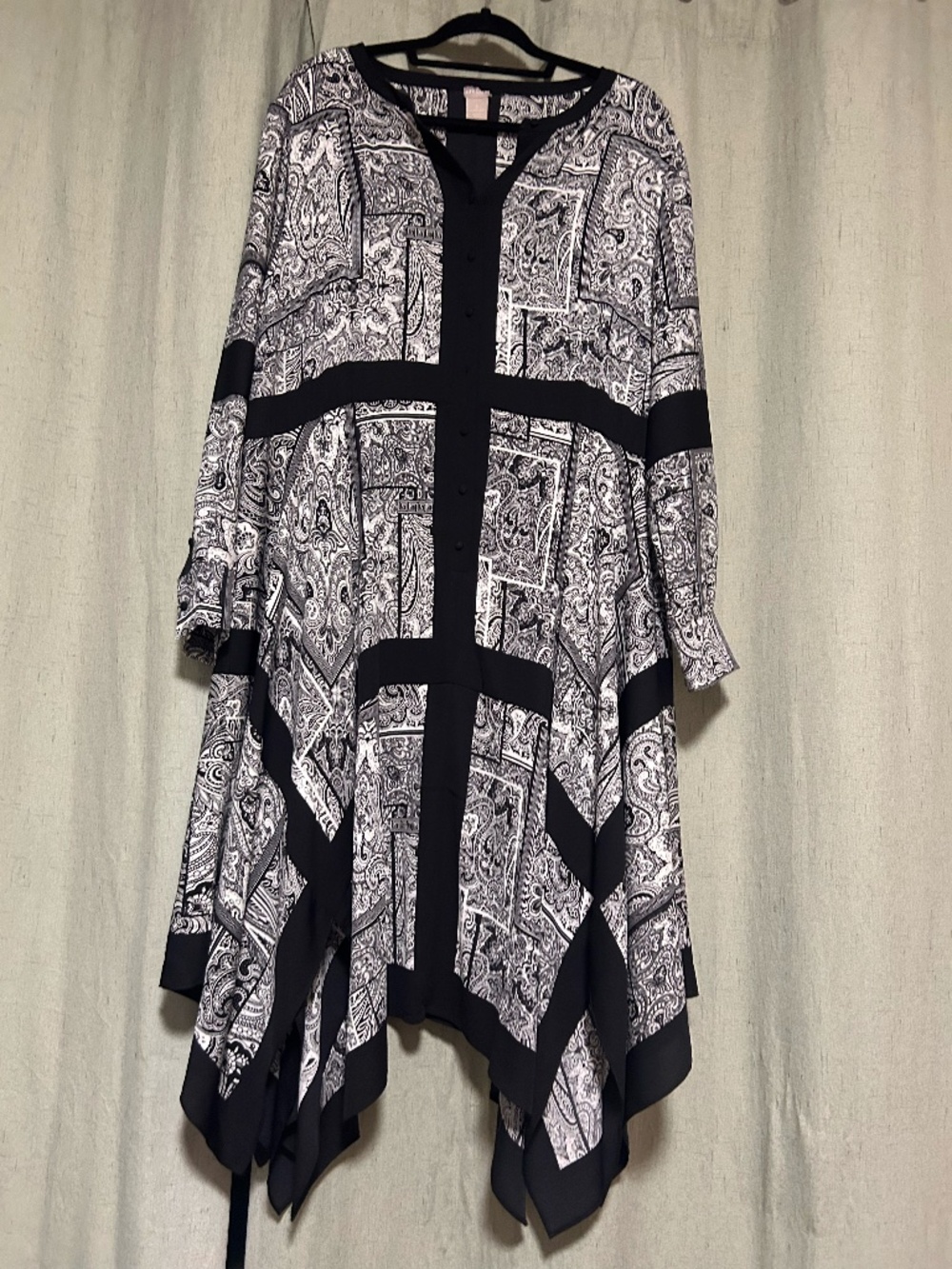 Chico's, Women's sz16-18, Black & White, Vacation Blouse.